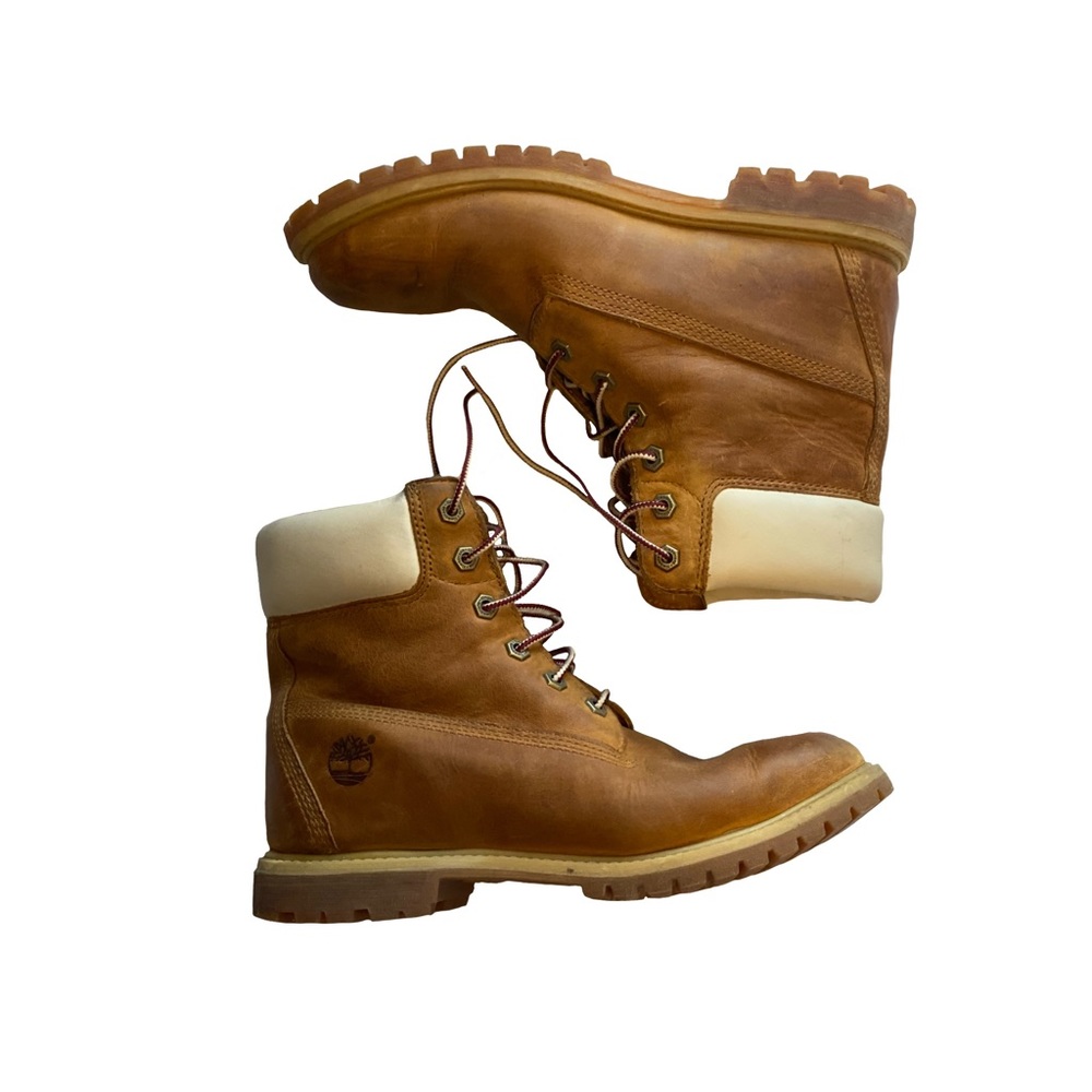 TIMBERLAND BOOTS. Nice and broken in.